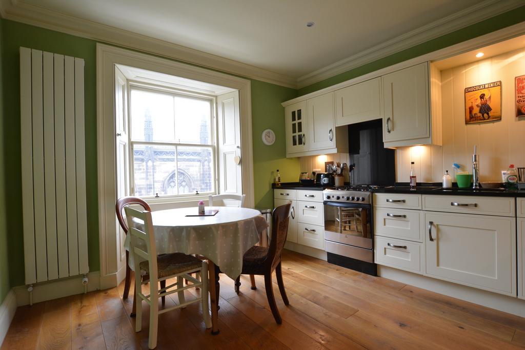 Royal Mile Elegance - Space & Luxury Leilighet Edinburgh Eksteriør bilde