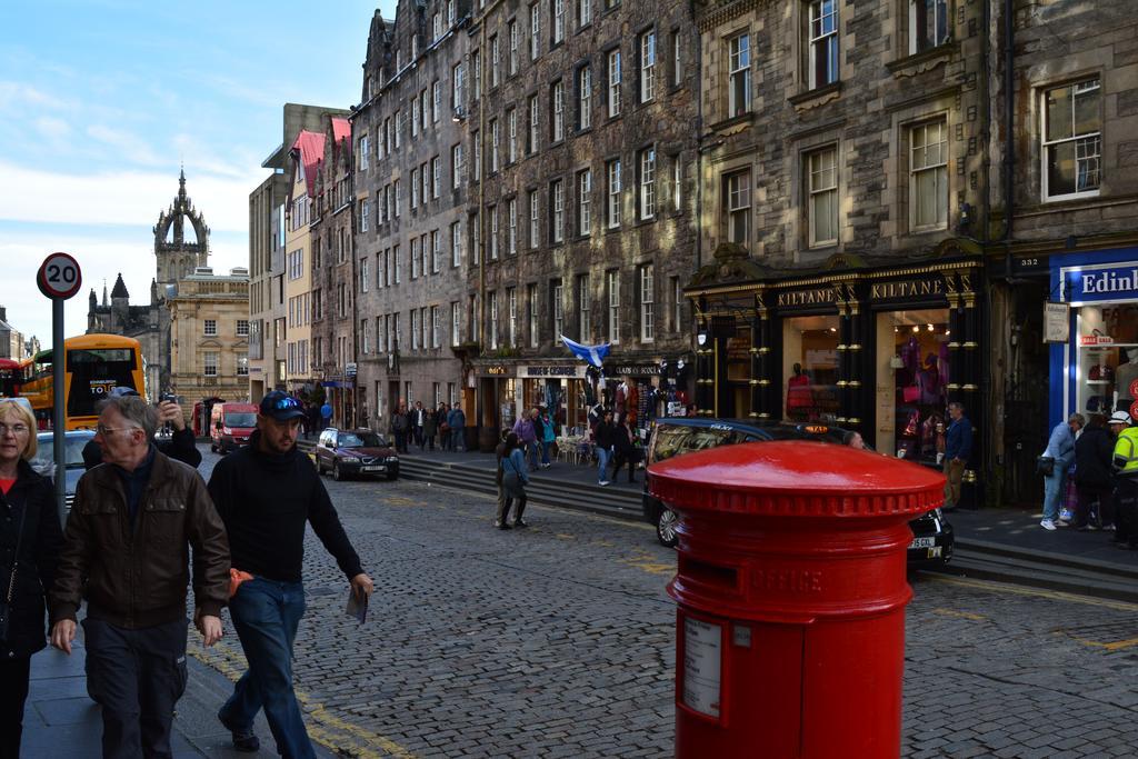 Royal Mile Elegance - Space & Luxury Leilighet Edinburgh Eksteriør bilde